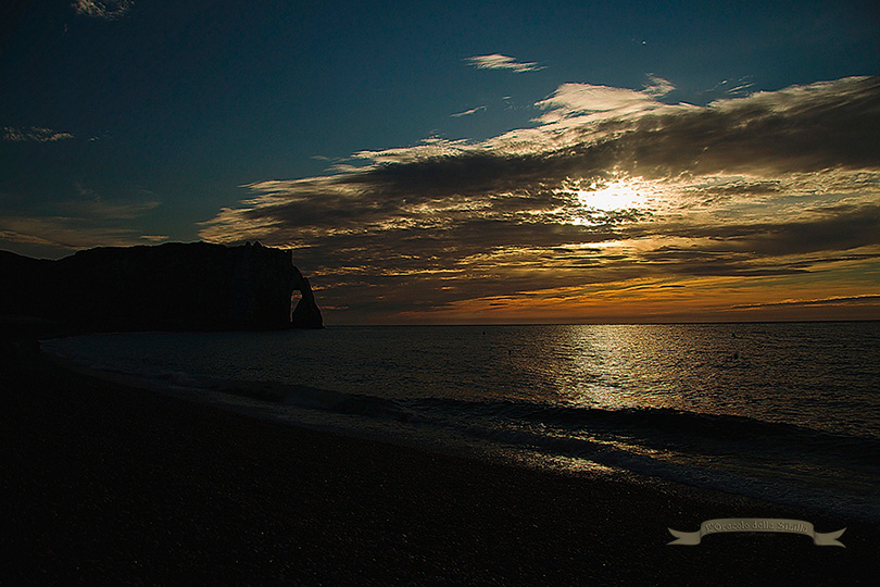 Francia tramonto Etretat Normandia...